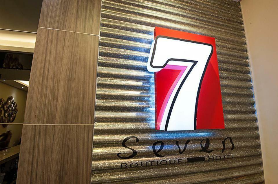 Seven Hotel 푸타탄 외부 사진